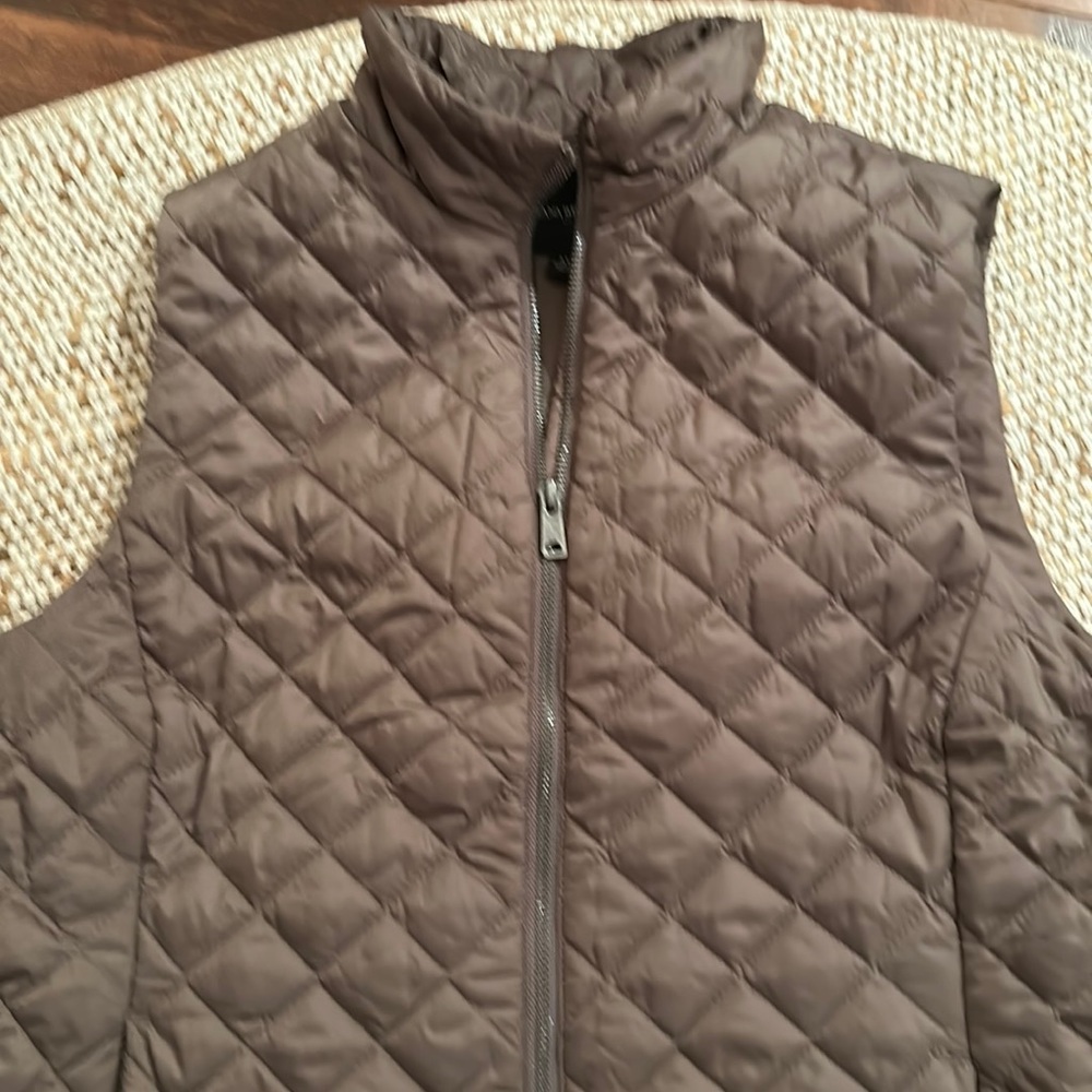 Banana Republic Vest~ size Medium